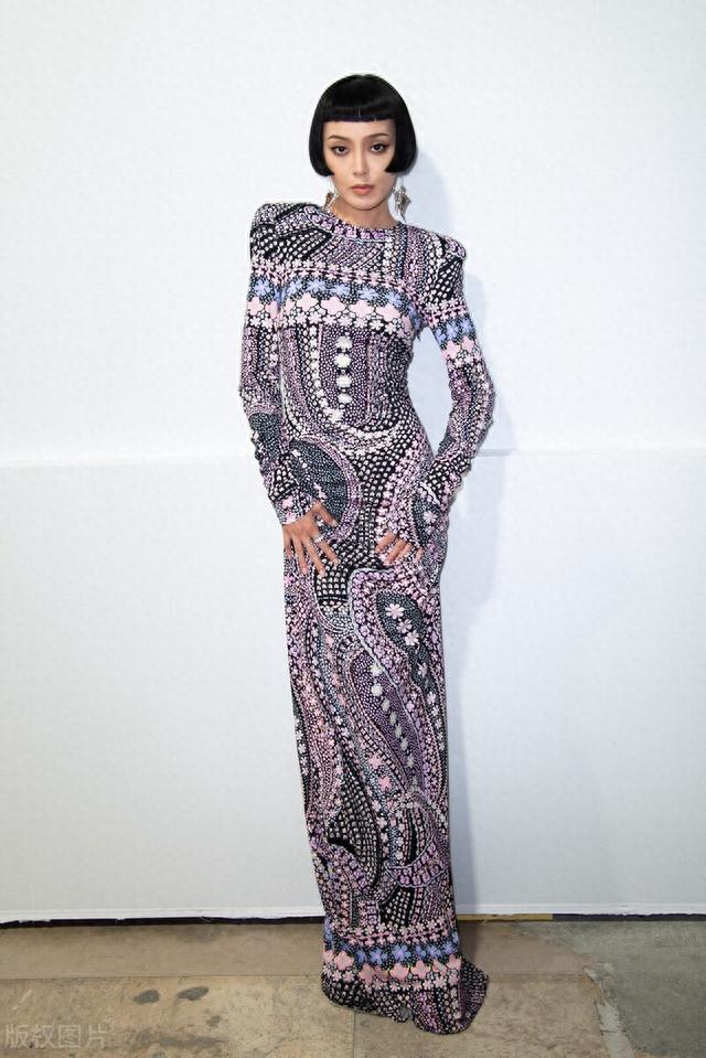 李涵的身材保养的是真不错