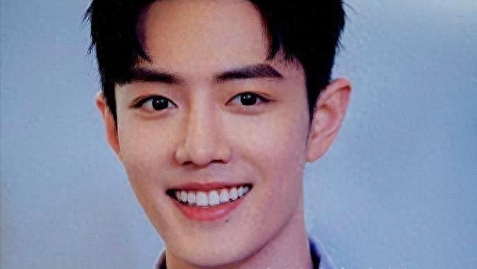 杨迪晒出与肖战的聊天截图，疑似未经同意放出，暴露娱乐圈虚假人情