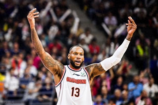 斯科拉:你们的球员找工作太容易了,最坏也只是换个球队而已