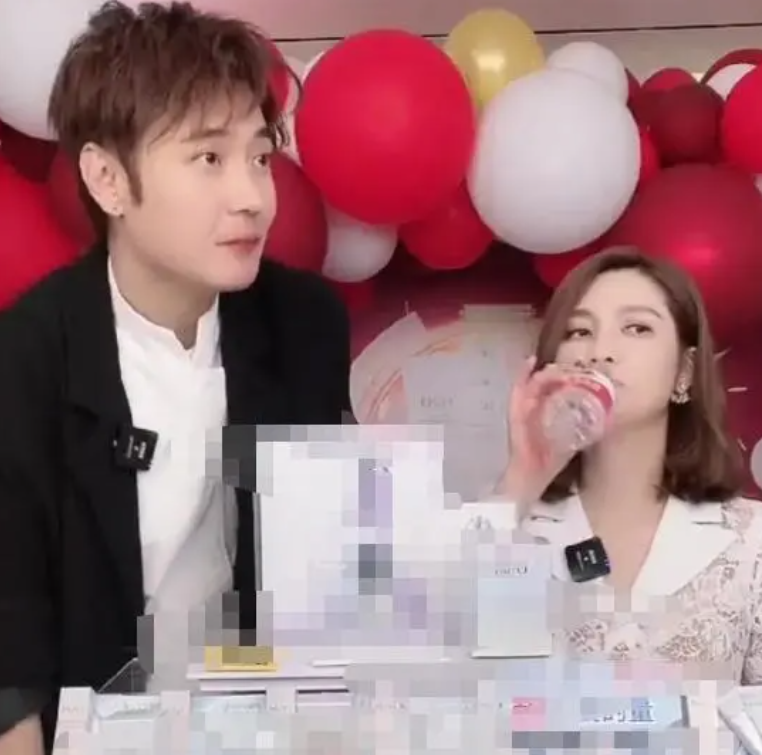 假面|装不下去的洪欣、假装豁达的陶虹,将假面夫妻的“虚伪”暴露了