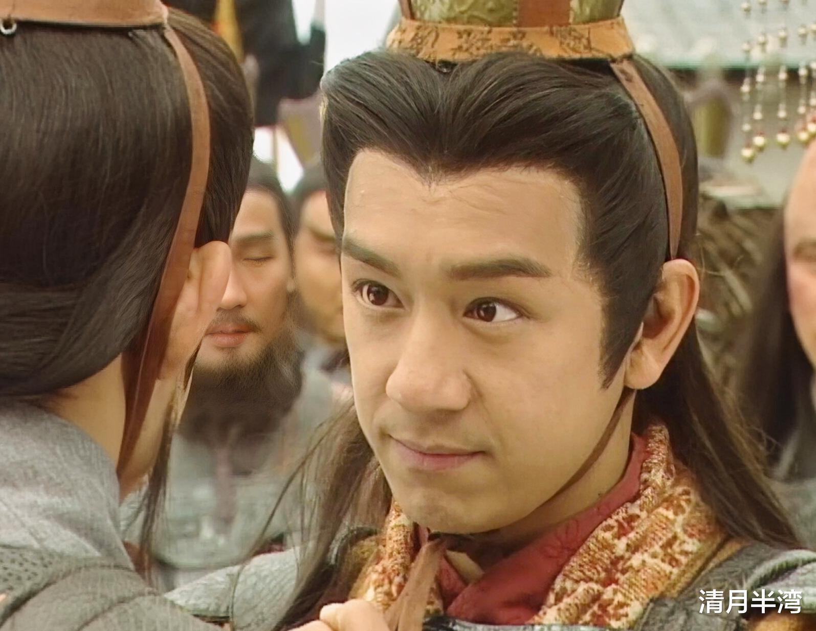 发福是中年男星的颜值杀手，年轻时玉树临风的美男，如今成胖大叔