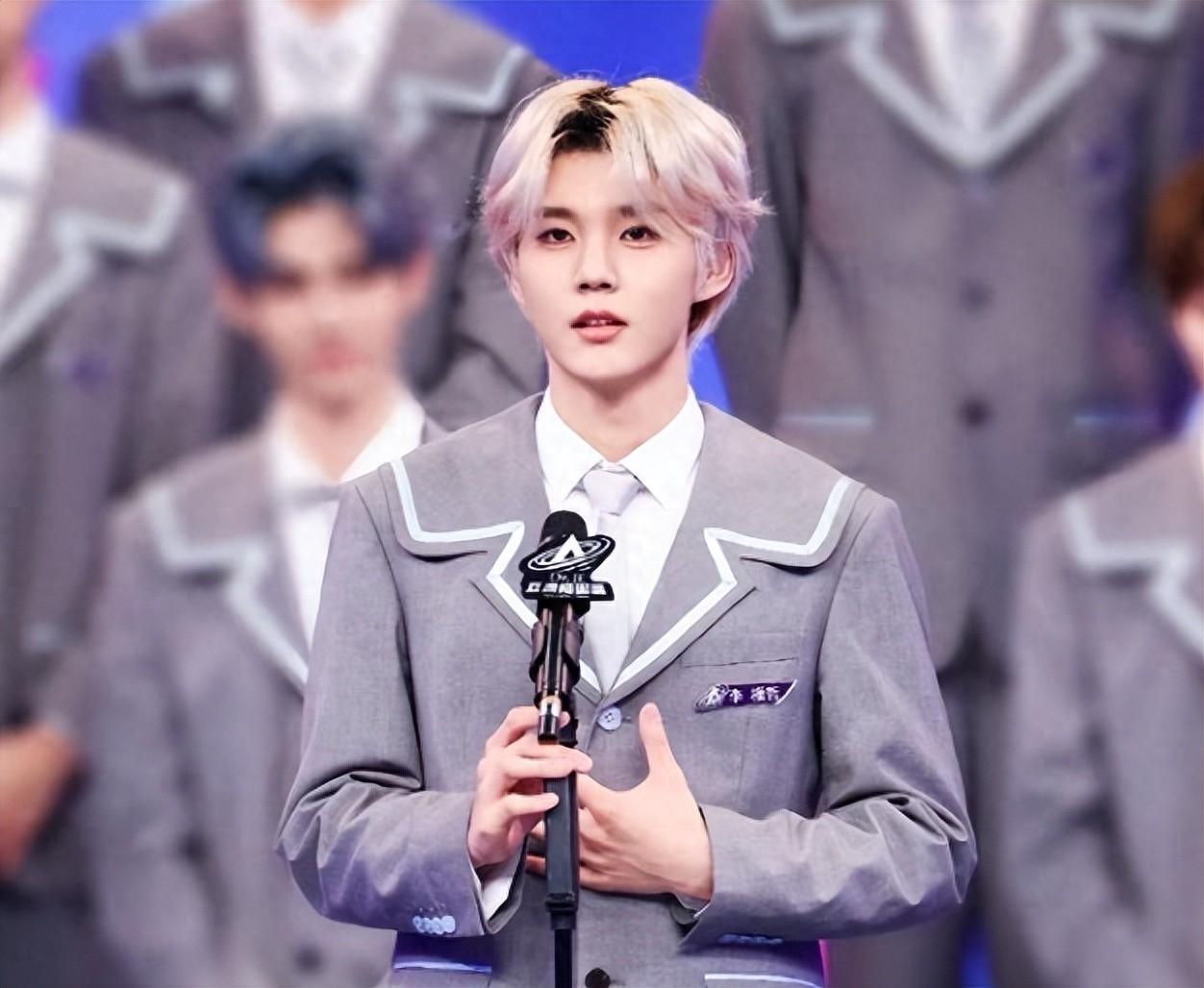 春晚|《偶像练习生》选手李权哲再次参加选秀成第一,丁泽仁成男一号