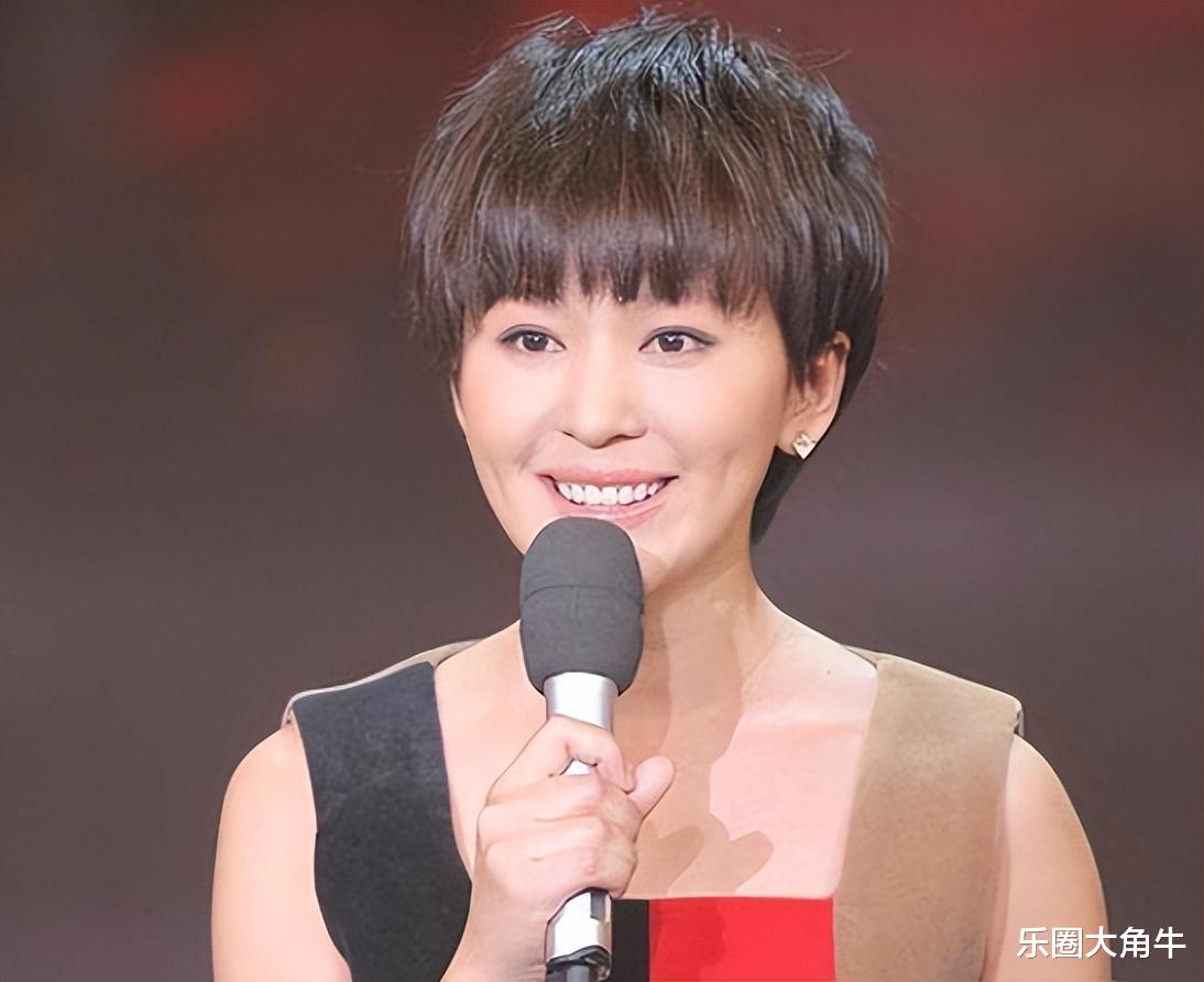 欧阳夏丹：主持《新闻联播》9年，三年前突然消失，背后有何隐情