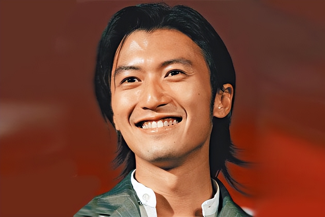 谢霆锋:每当我迷茫的时候,都会去黄家驹墓前烧三炷香想 - 娱乐资讯(主