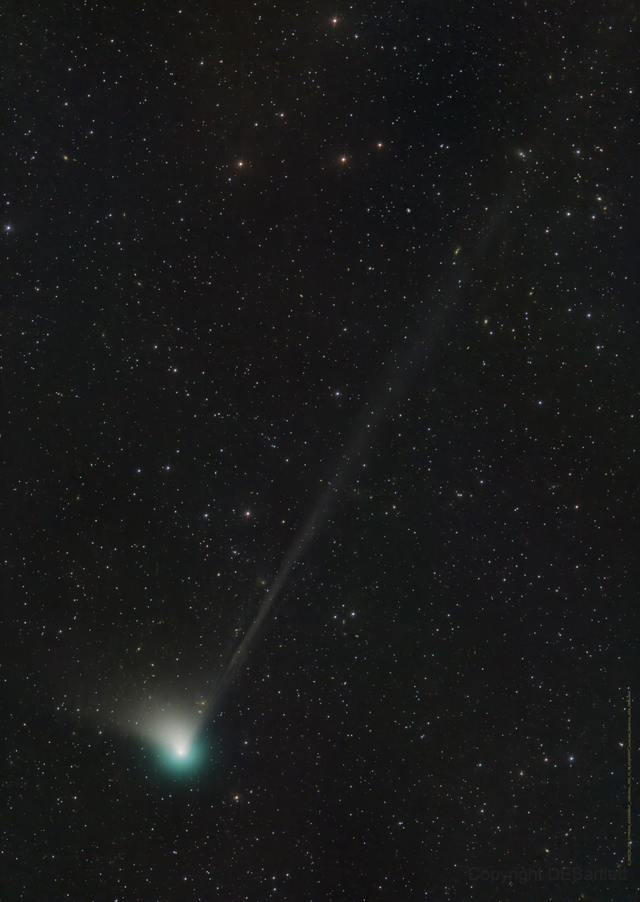美国宇航局分享C/2022 E3彗星在太空中疾驰的照片 5万年后才能再相遇