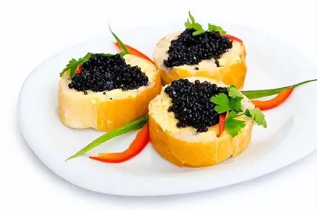 鱼子酱|俄罗斯70万一勺的鱼子酱，到了中国后，为何却变成了“白菜价”？