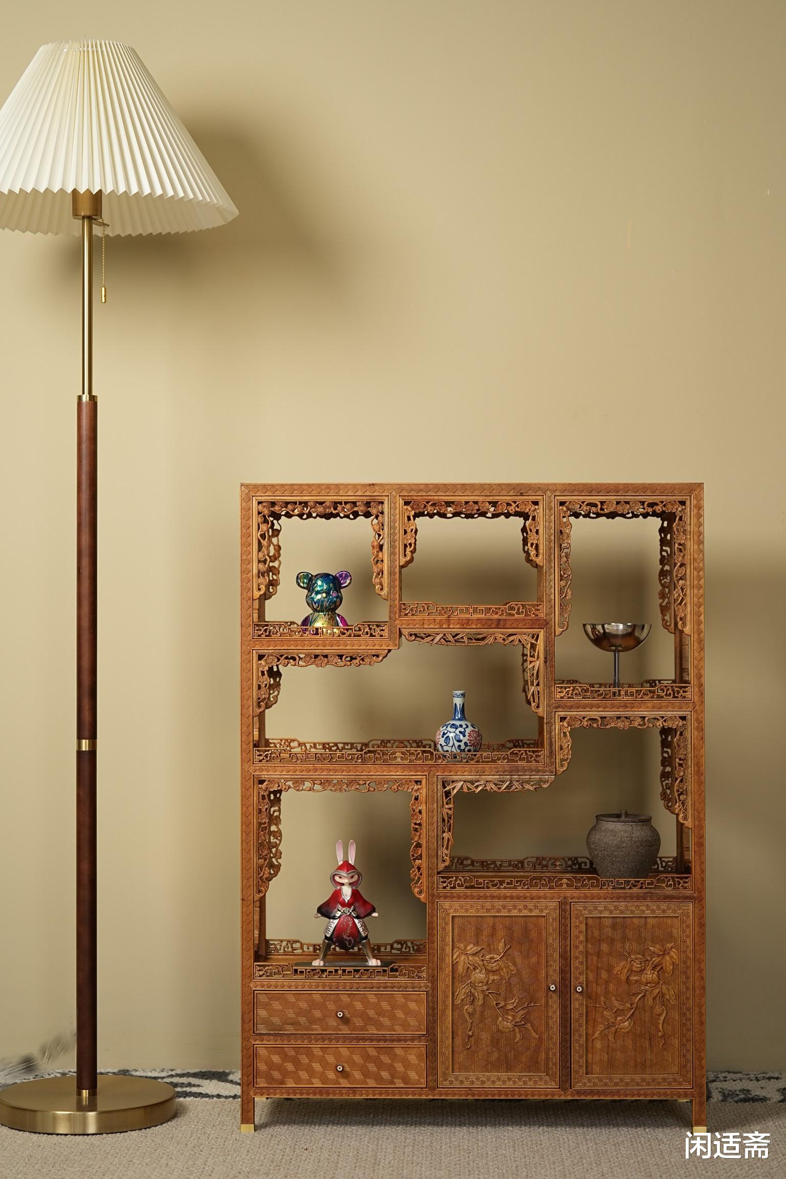 富丽堂皇，金丝楠木，满雕饰案上博古柜