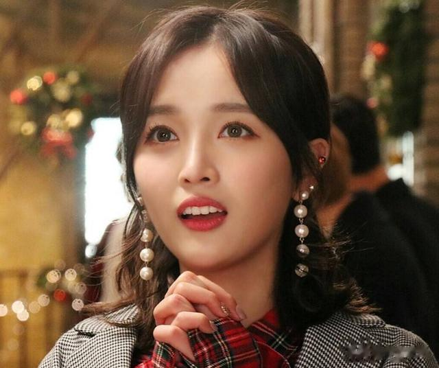 表面红得发紫，却拿不出一首像样的代表作，这10位明星太尴尬