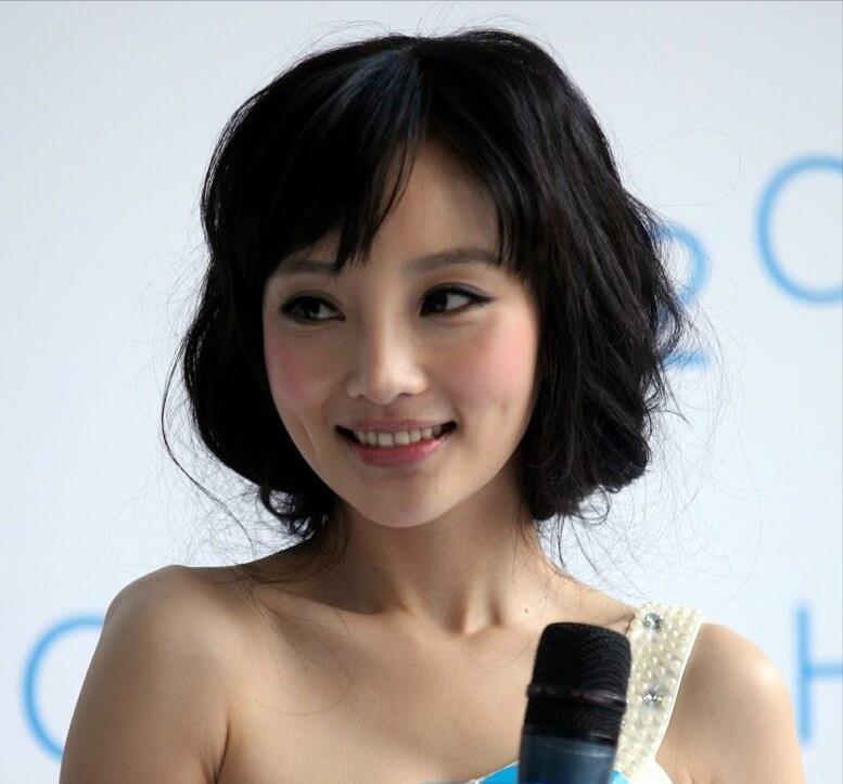 让李晨神魂颠倒，和韩庚街头热吻，被弟弟弄进医院，她才是真真正正的浪姐