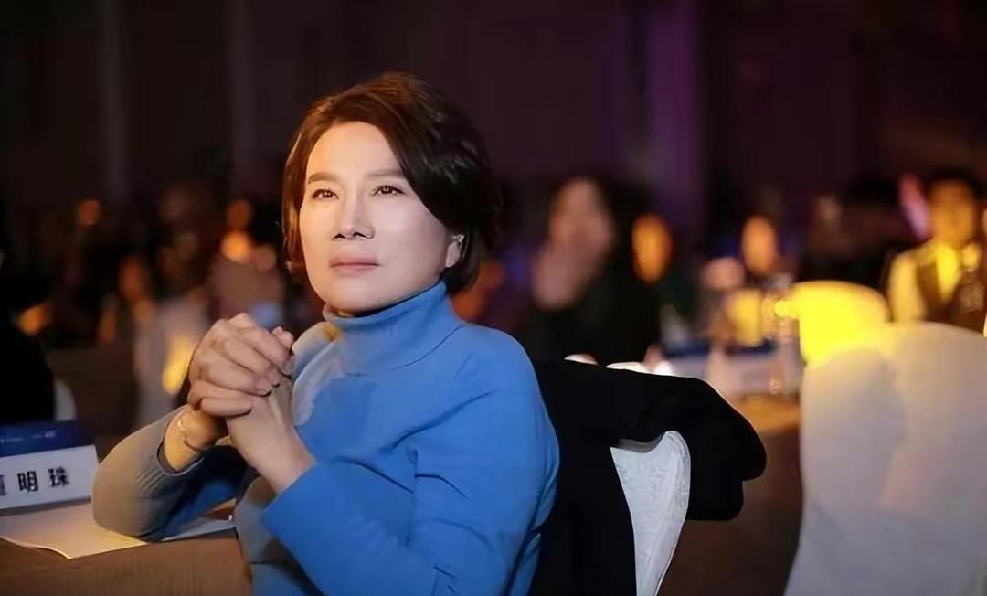 张兰|张兰不参加格力晚宴，忙着直播带货，电话打爆了也不管