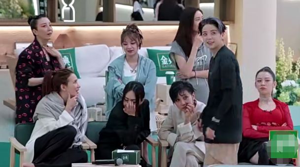 刘逸云|amber讨喜会跳招来众多姐姐，最后太坑选俩慢歌，徐怀钰逃过一劫