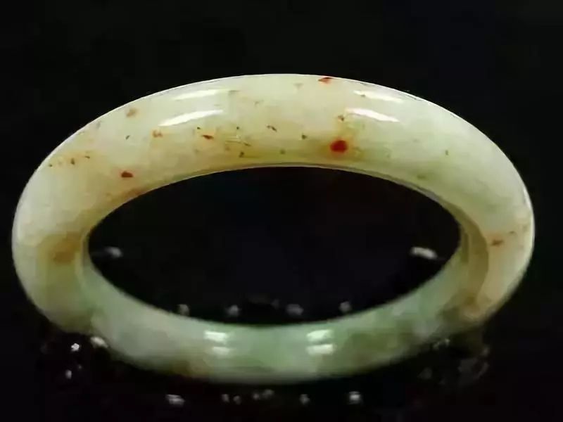 翡翠|翡翠似人,有血管,有肌理,还有痣!