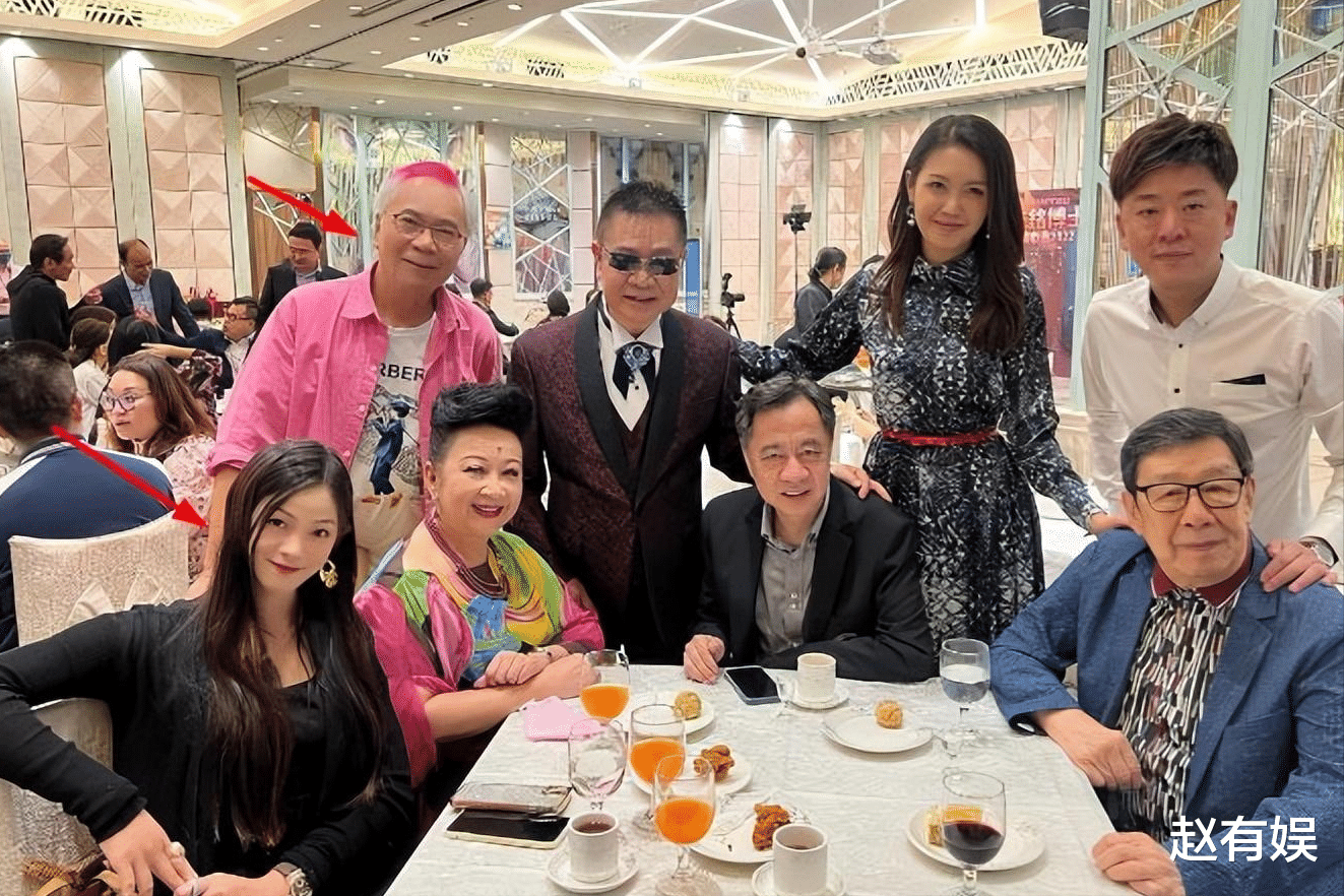 72岁李龙基称吃药并不尴尬，小36岁女友太漂亮让他有压力