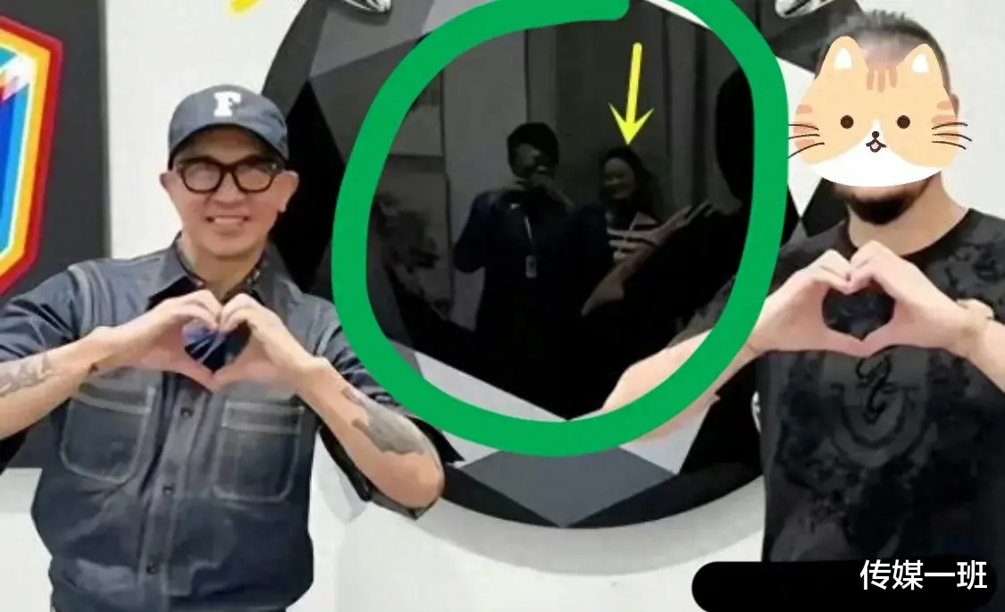 大S终于露面了，支持具俊晔画展，却素颜发福不敢跟老公同框合影