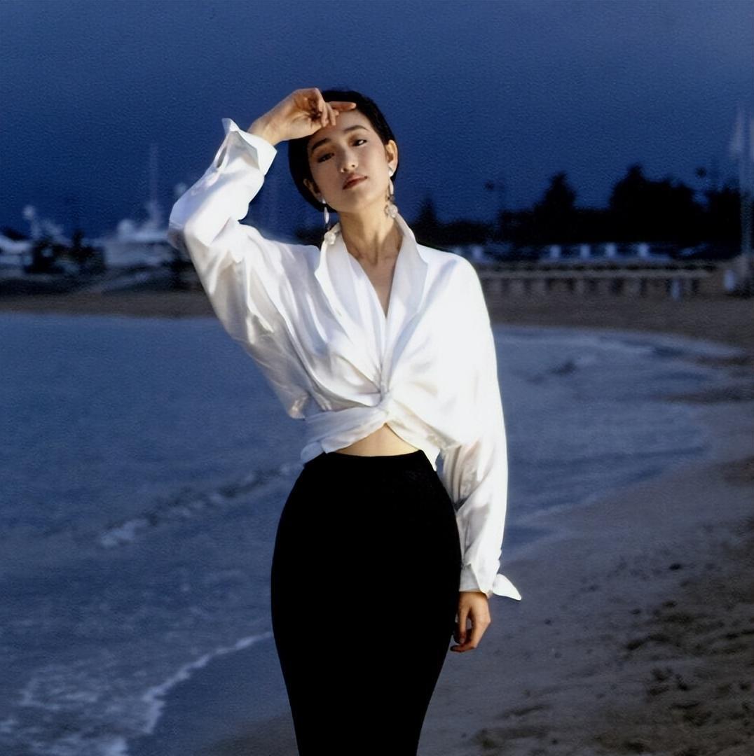 李若彤 巩俐卸妆后、李若彤卸妆后、玲花卸妆后,网友调侃:这差距太大了