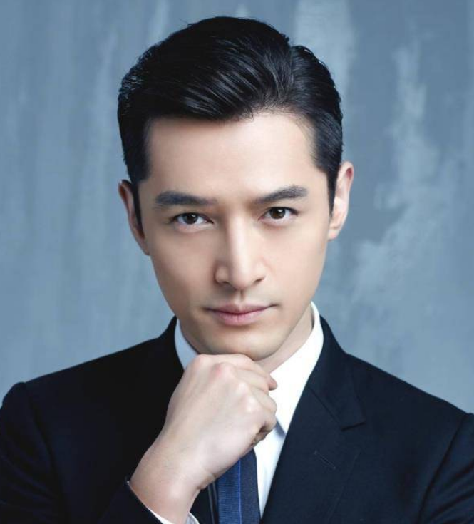 1米85胡歌遇见1米80朱亚文,仅差5cm,网友称,谎报身高尴尬不