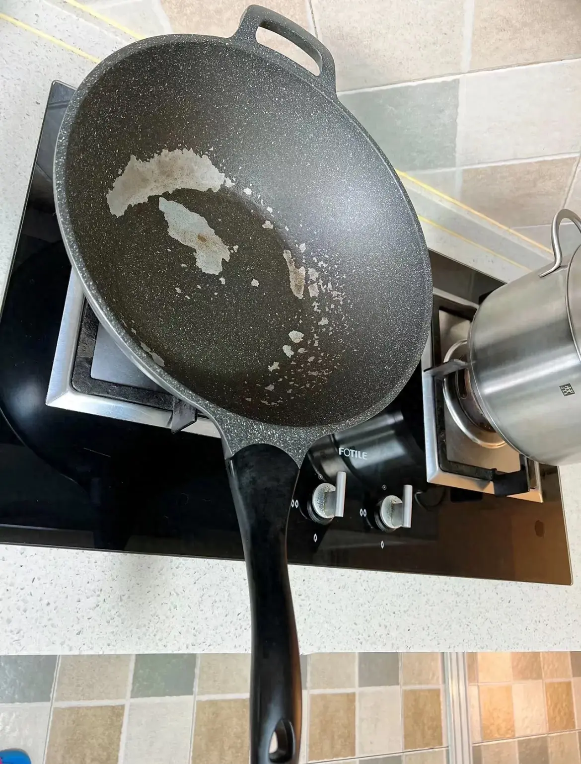 不粘锅|若再买炒锅,我发誓决不买的“10种锅具”,不是挑剔而是真难用