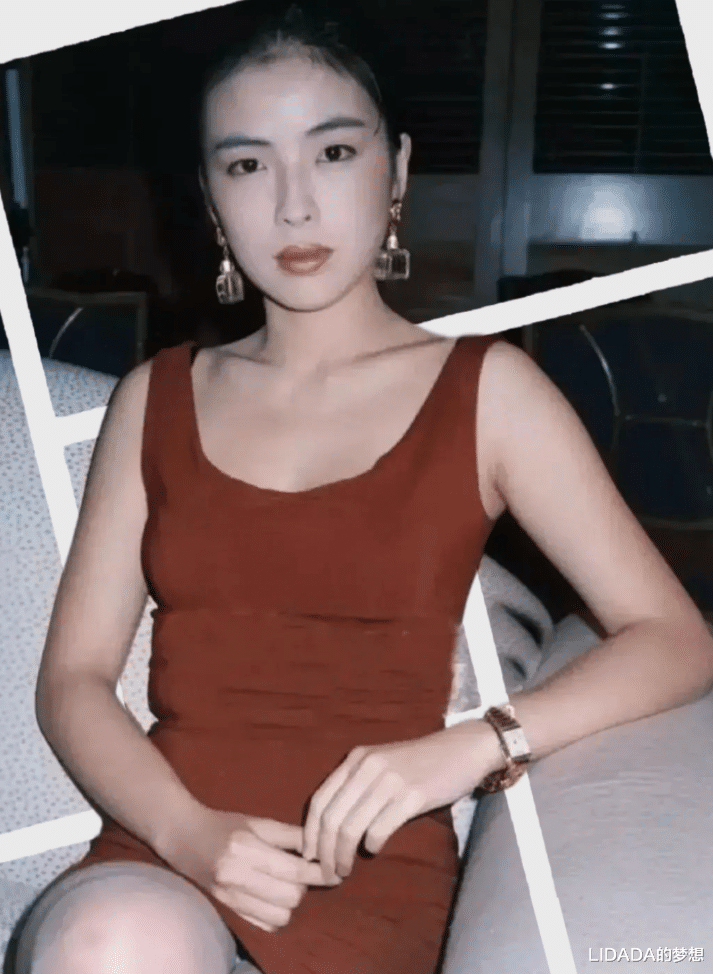 结婚27年，一双女儿颜值出众，他们的幸福惹人羡