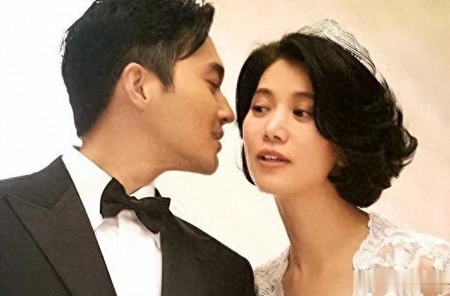 张智霖评论区沦陷:无爱的婚姻真可怕,自爆不用避孕套,1年吻1次