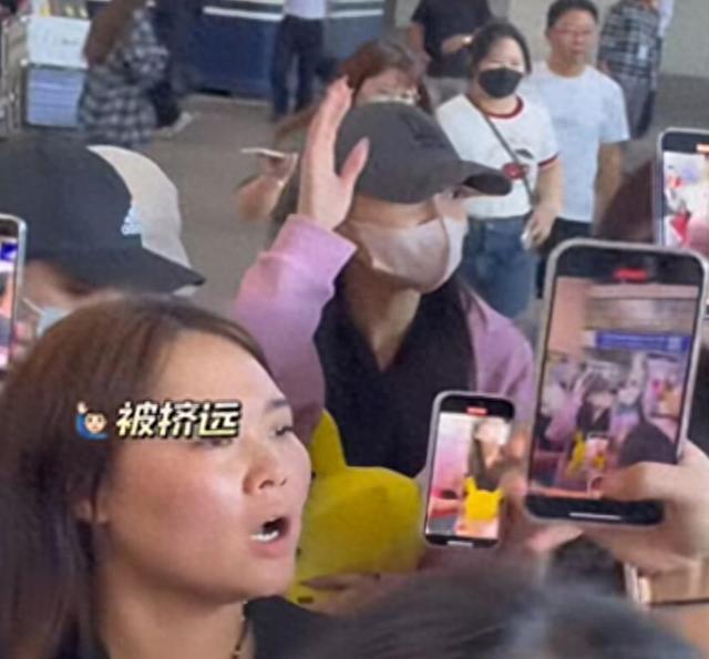 杨颖再迎坏消息，遭网友实名举报封杀！坐拥1亿粉丝毁了真可惜