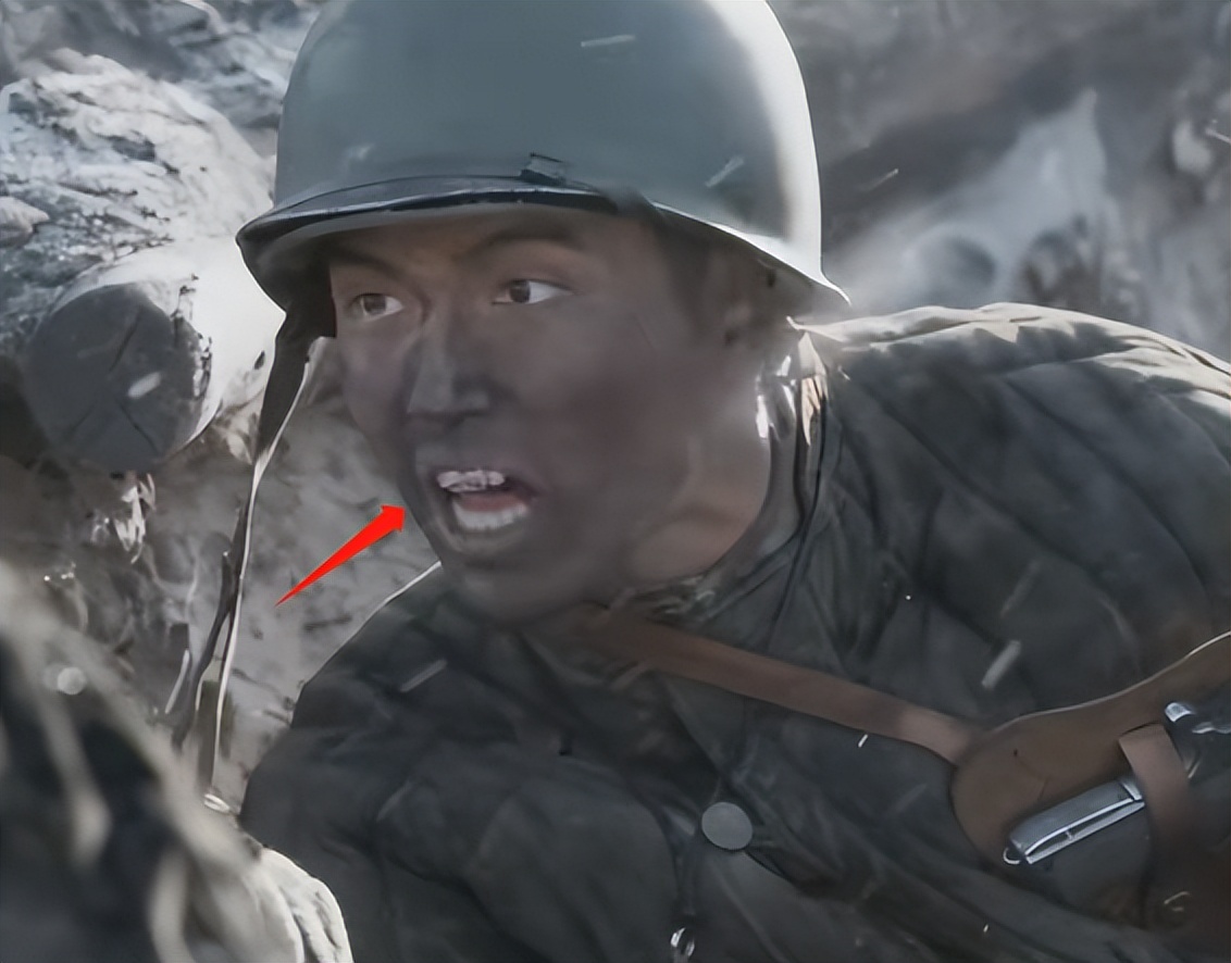 演员“烤瓷牙”有多可怕？嘴凸显老，嘴包不住牙，演战争片太离谱