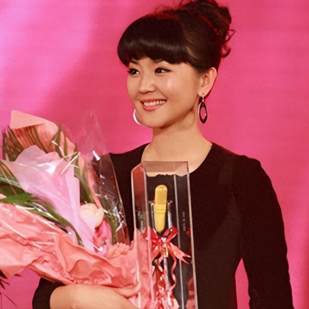 “学历最低”的央视主持,嫁给电台领导,结婚20年只生孩子不做饭