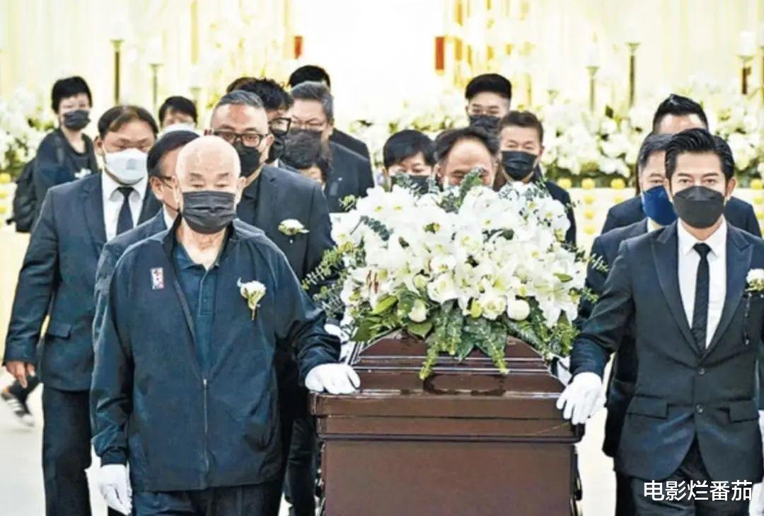 萧敬腾求婚大14岁经纪人，牵出明星和经纪人关系，只能用复杂形容