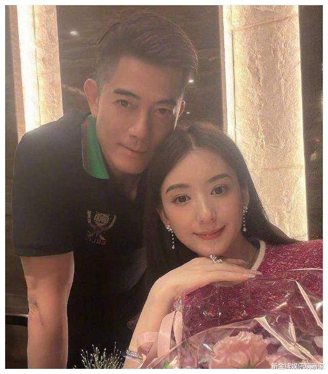 郭富城回应被林家栋搀下楼,给粉丝报平安,霸气护妻否认方媛拜金