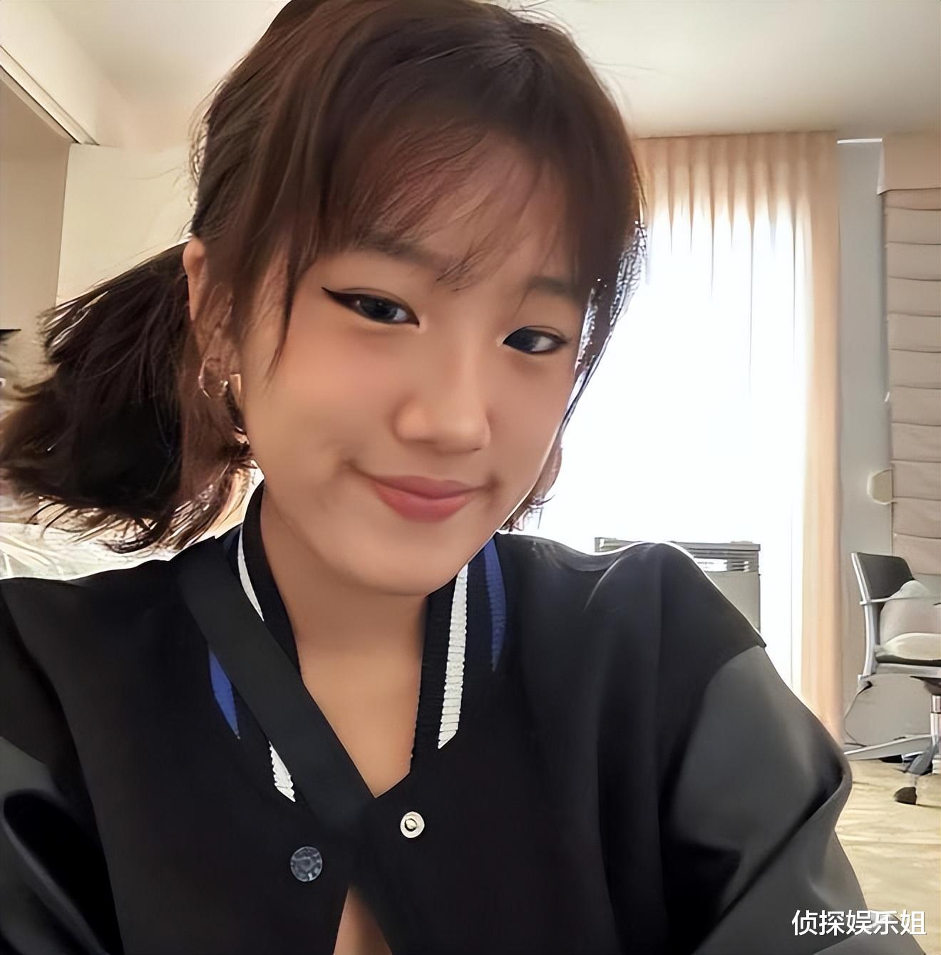 贾静雯18岁大女儿晒近照,梧桐妹浓妆艳抹戴鼻环,成熟有个性