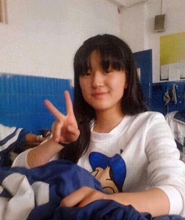 看了当红艺人“判若两人”旧照，才明白资本造星的力度，有多强！