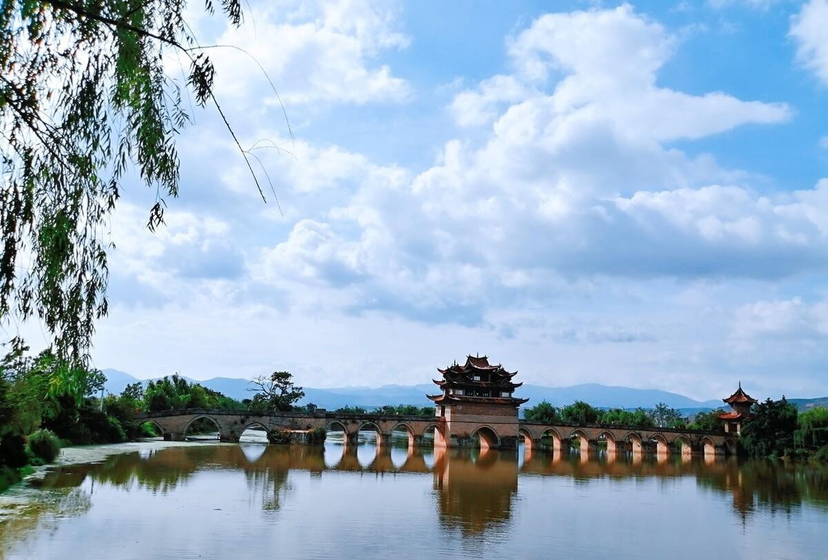 |中国极适合养老的县城:生活安逸,冬暖夏凉,美食多且物价还不贵