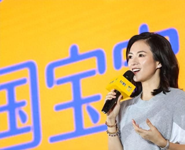 中国“片酬惊人”的6位女星，个个身价上亿，你觉得她们值不值？