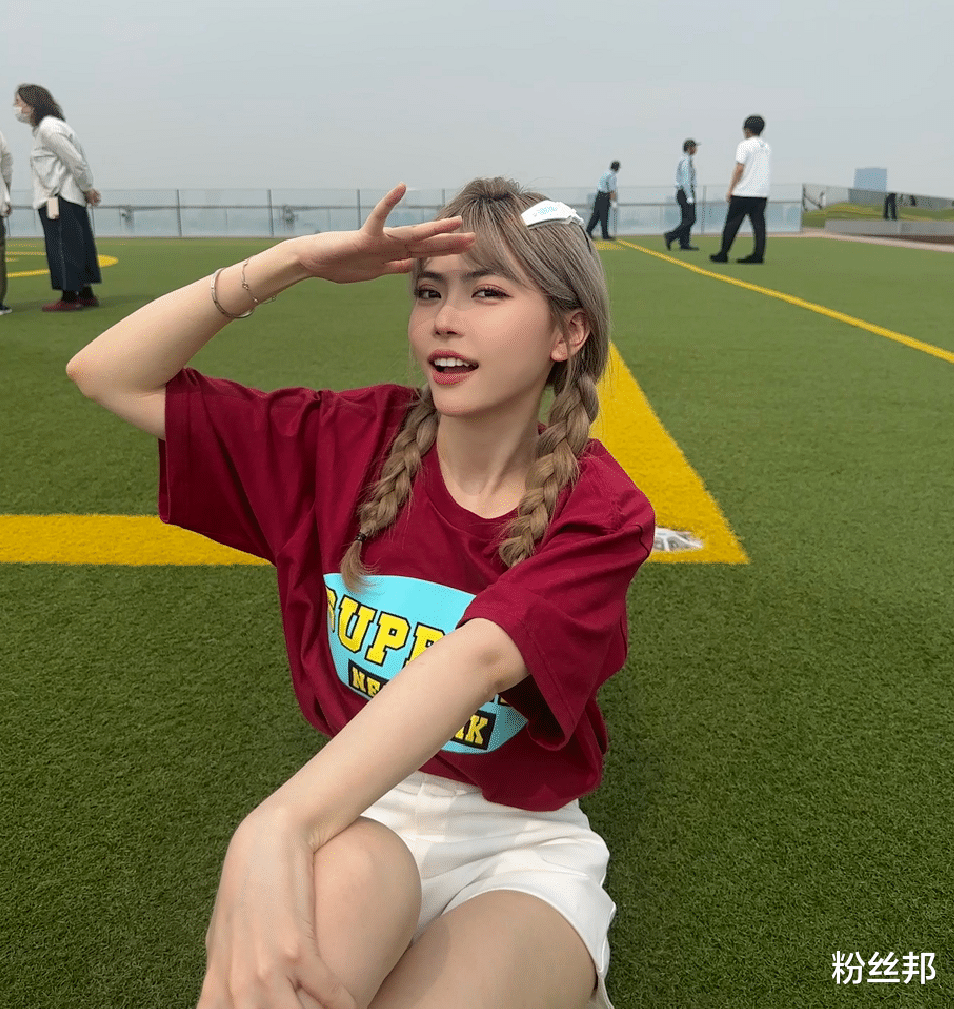 “懦弱哥”认怂下跪道歉，被造黄谣周淑怡崩溃大哭，称已找好律师