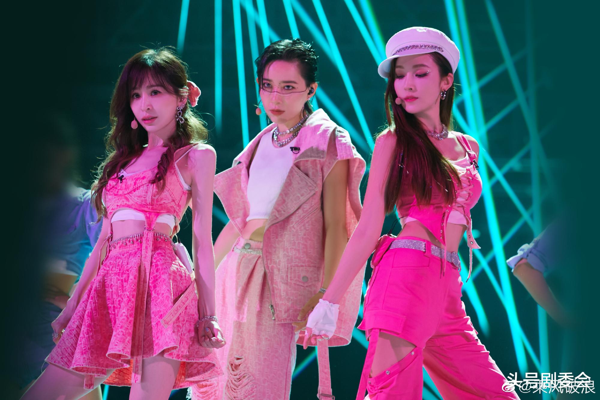 张歆艺|播放量破9亿，一口气拿下75个冠军，湖南卫视又打出综艺王炸！