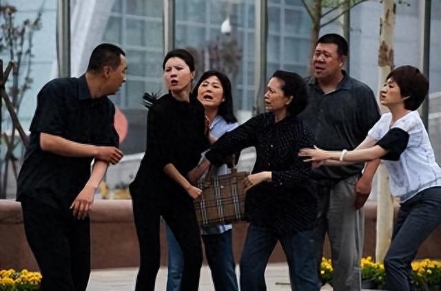 同学58岁就生病去世，参加完他的葬礼后，我狠心断掉了儿子的月供