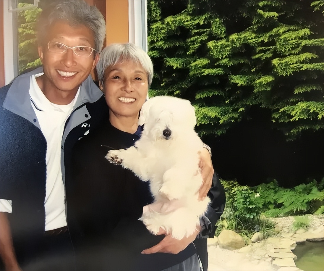 85岁梁爱复出拍戏面容枯瘦,老年丧子孤苦伶仃,一生悲惨但没放弃