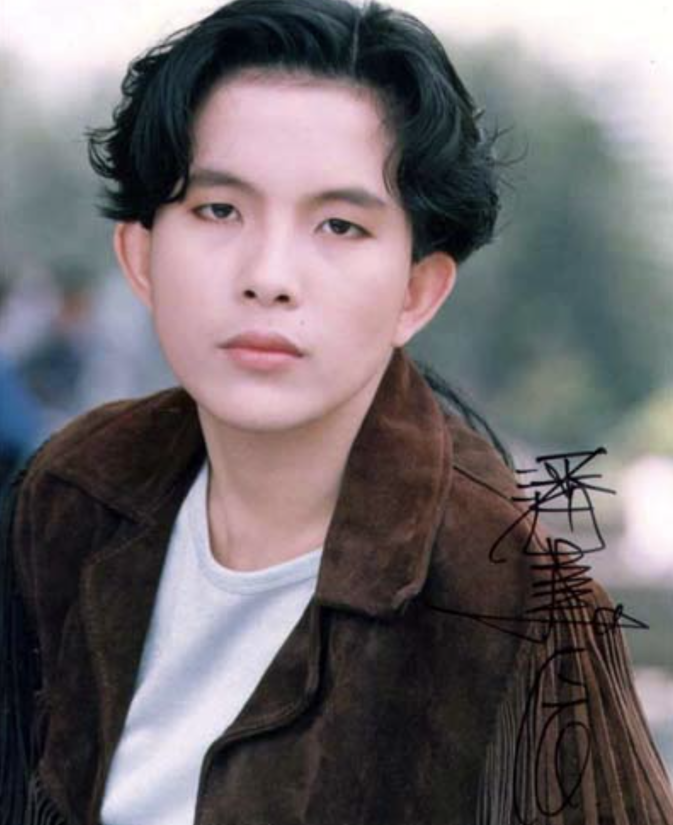 男女通吃,一张满脸胡茬的照片,彻底撕下了潘美辰的"遮羞布" - 娱乐