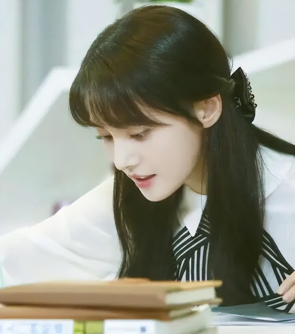 下一个蓝洁瑛?31岁的郑爽,头发稀疏目光呆滞