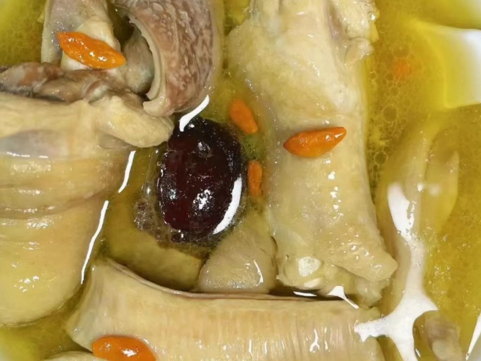 |北风干冷,建议大家多喝八道炖汤,清润补水暖身子,营养又滋补