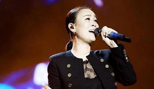 一张央视中秋晚会的名单,将那英的“江湖地位”,展现得淋漓尽致