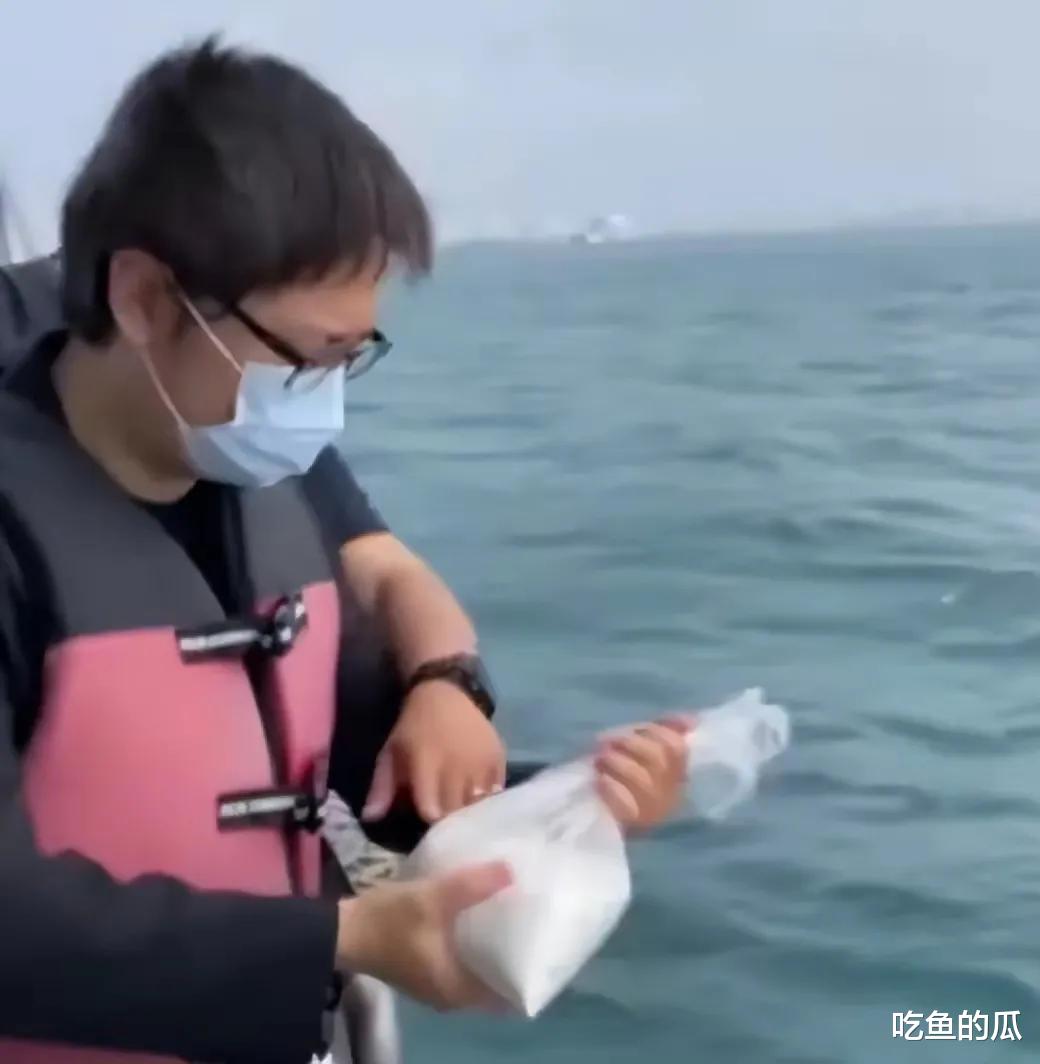 林靖恩|曝林靖恩还有再嫁的打算，所以拒绝给李坤城送葬，因送葬明志不再嫁