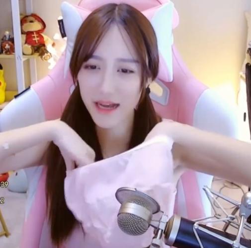 ",南波儿直播被超管警告,本人发生怒怼 - 聚缘娱乐网