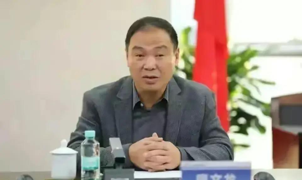 严查学校反腐，8月1日一周内，10名学校校长再次被查