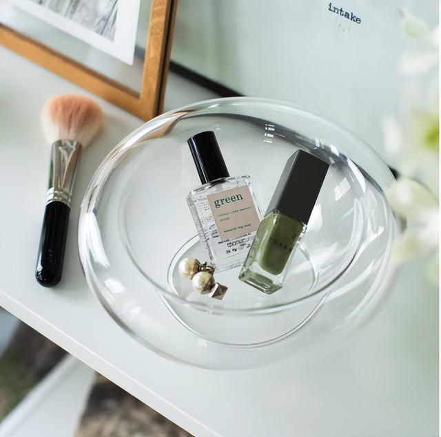 40岁女士的化妆“心机”：从这几个方面打扮自己，装扮美丽人生