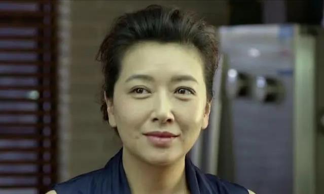 高曙光留不住婚姻,靳东拿不下女儿,偏偏田小洁可以让江珊死心塌地