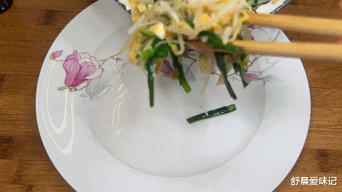 |天热没胃口可以试试这道大杂拌,粉丝,韭菜,鸡蛋,黄瓜,爽口