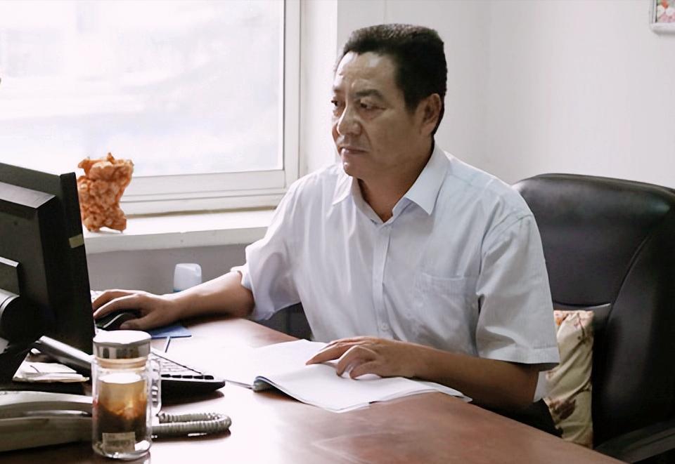 |当了12年办公室主任至今没被提拔，领导让我继续干该怎么办？