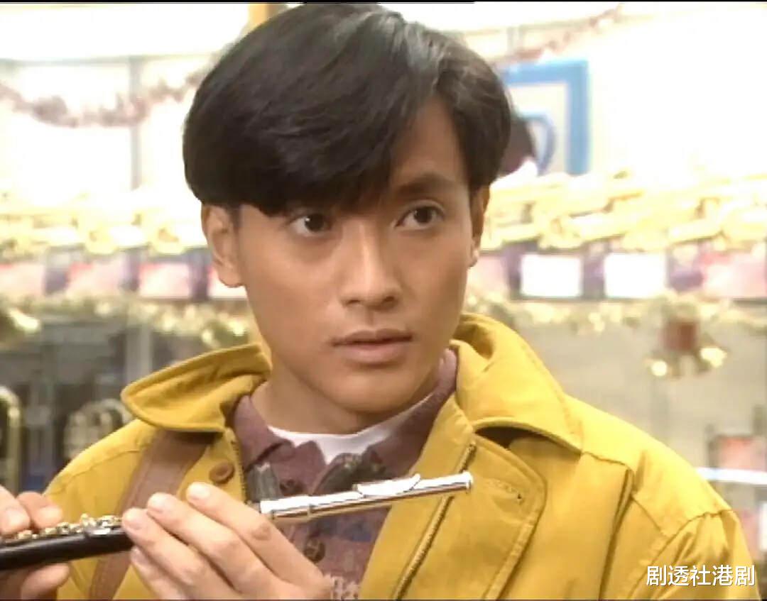 55岁知名港星近况曝光！满脸油光出镜，自曝已减肥30斤仍显臃肿