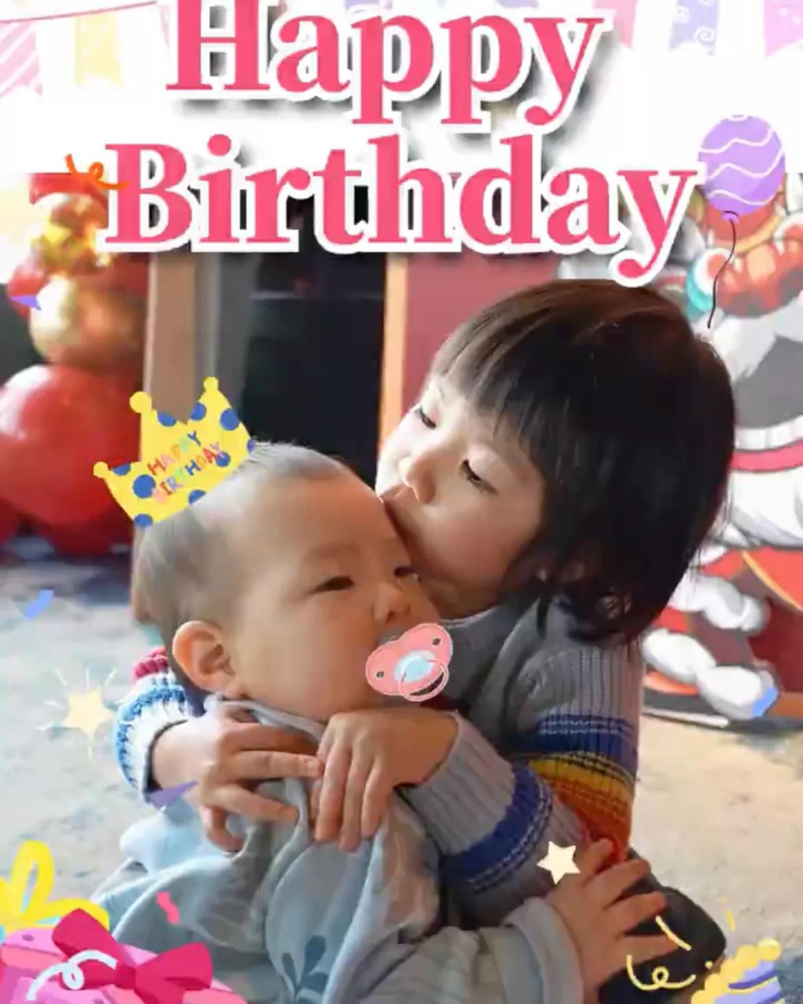 吴敏霞|吴敏霞为二胎儿子庆祝周岁，安安抓周选了球，4岁女儿成气氛担当