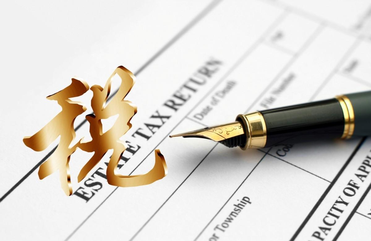 邓伦|邓伦近照大变样，疑整容变双眼皮，与圈内明星一起参加婚礼成焦点